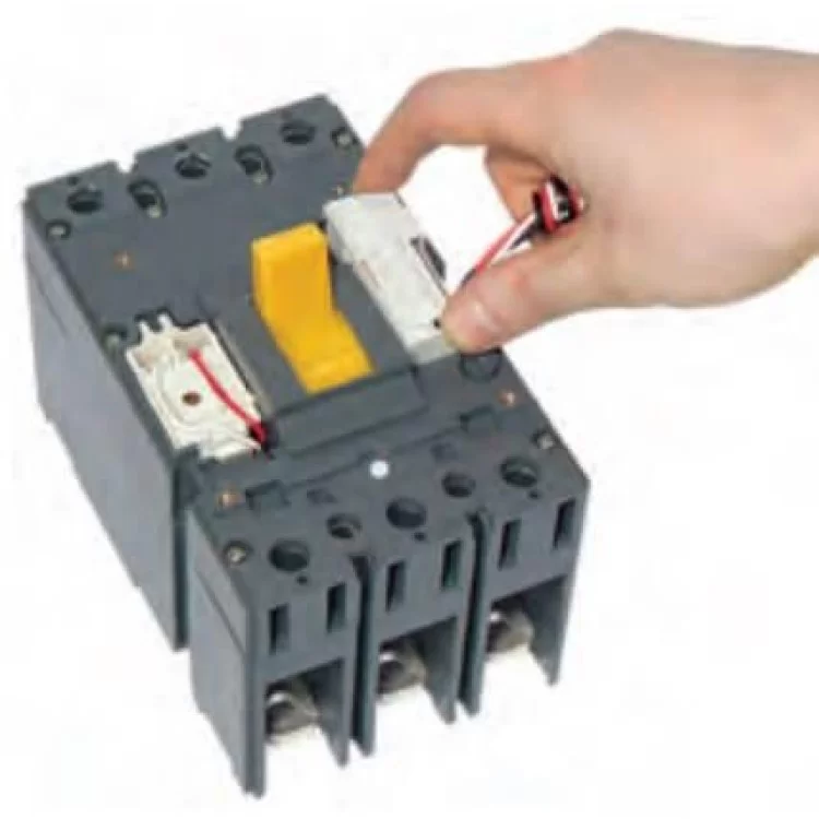 Автоматичний вимикач IEK ВА88-33 3Р 50А 35кА ціна 2 224грн - фотографія 2